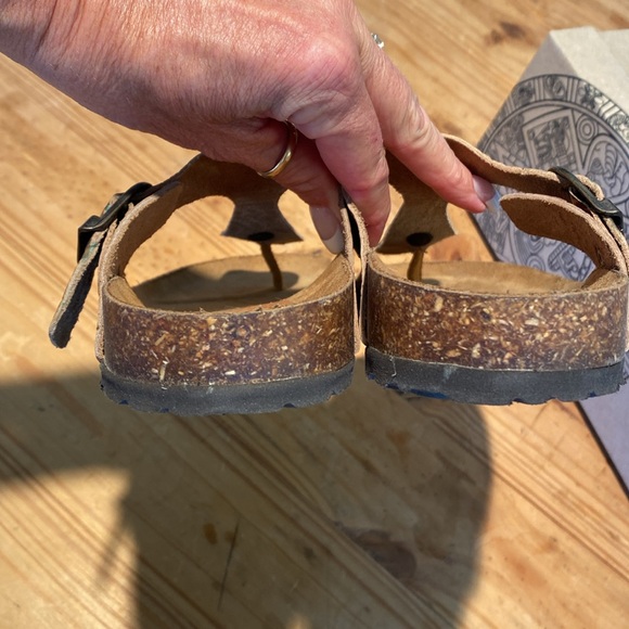 🎉 NEW‼️ SUNDANCE FIVE WORLDS SOFIA SANDALS‼️ - Picture 9 of 16